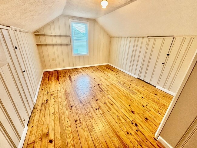 Building Photo - The "More Room to Roam" House: 4 Beds, 2 B...