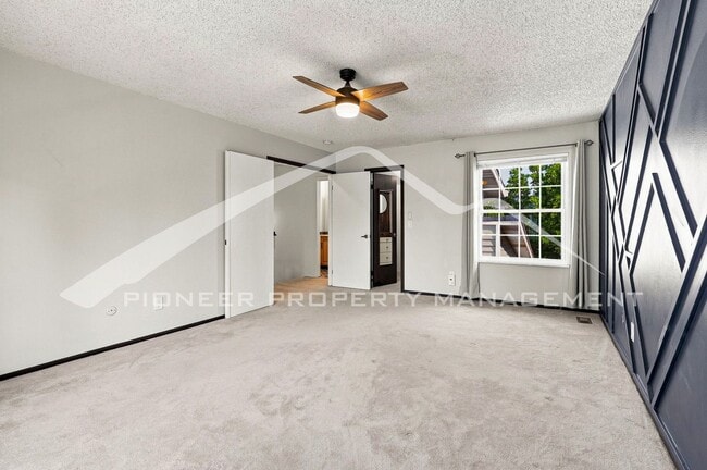Building Photo - 2598 S Vaughn Way