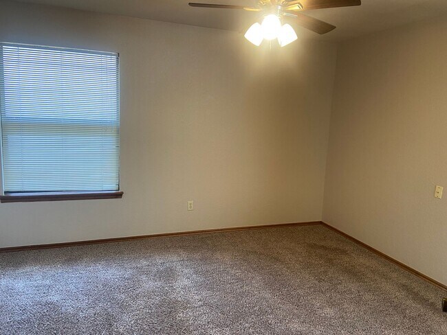 Building Photo - Beautiful 2 bed 2 bath home in a great location!!