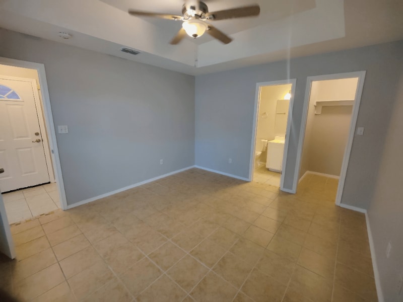 Building Photo - 2803 Pompeii St