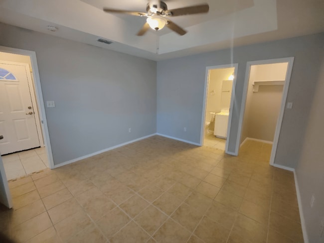 Building Photo - 2803 Pompeii St