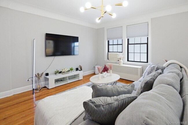 Building Photo - 26 Pondfield Rd