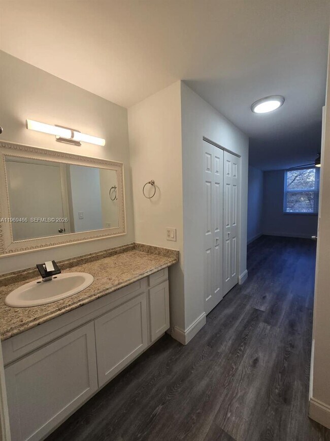 Building Photo - 6500 Cypress Rd