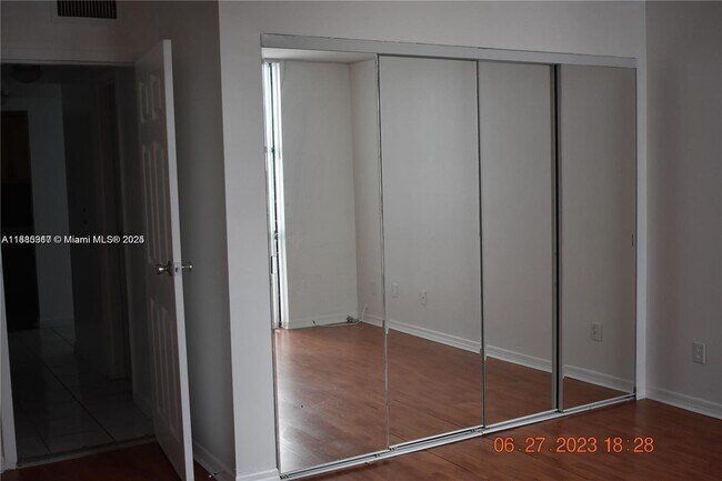 Building Photo - 13499 Biscayne Blvd