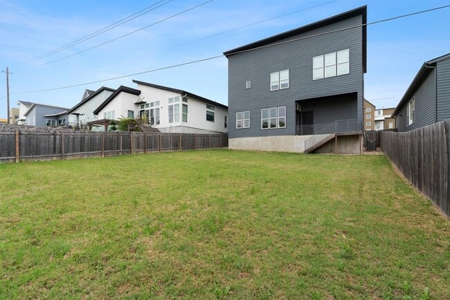 Building Photo - 6201 Toscana Ave