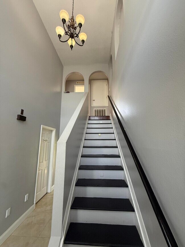 Building Photo - 1925 SW Libra Ln