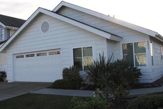 Building Photo - 6853 Shearwaters Dr