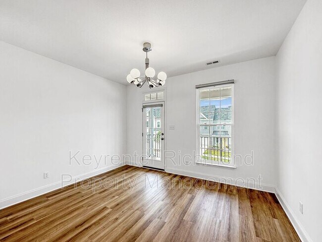 Building Photo - 6925 Dunton Rd