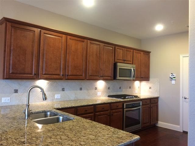 Building Photo - 2681 Chambers Dr