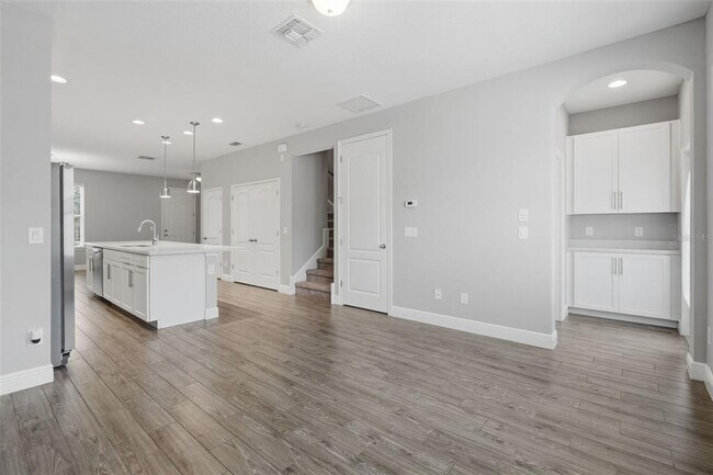 Building Photo - 15591 Honeybell Dr