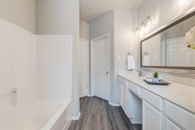 Building Photo - 1413 Ravenwood Dr