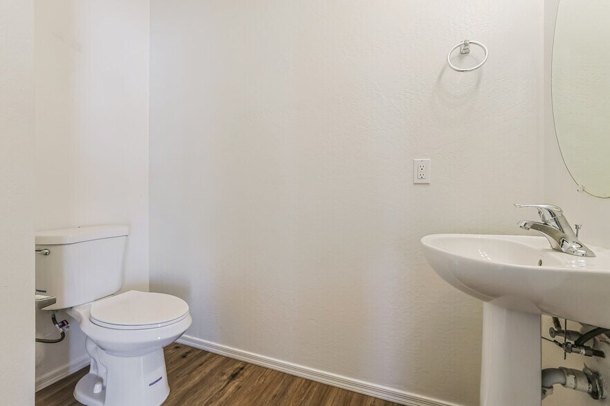 Building Photo - 38241 W Padilla St