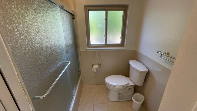 Building Photo - Martinez! Beautiful 5 bedroom 3.5 bathroom...