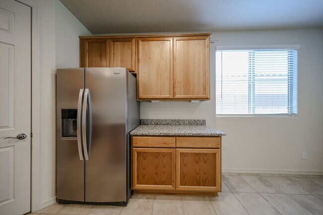 Building Photo - 4 Bedroom + Den in Foothills at Northpointe