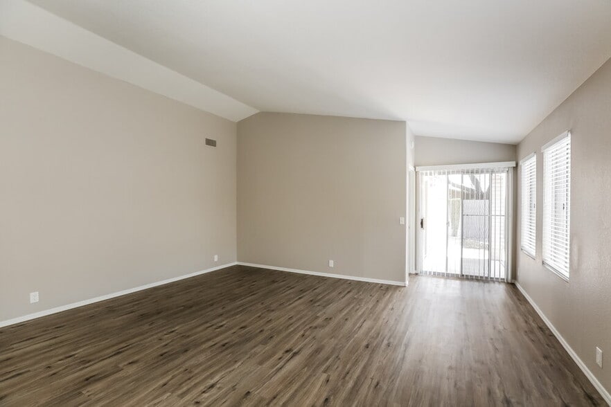 Building Photo - 8871 W Morningside Dr