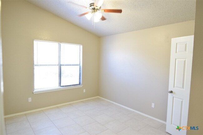 Building Photo - 4807 Teal Dr