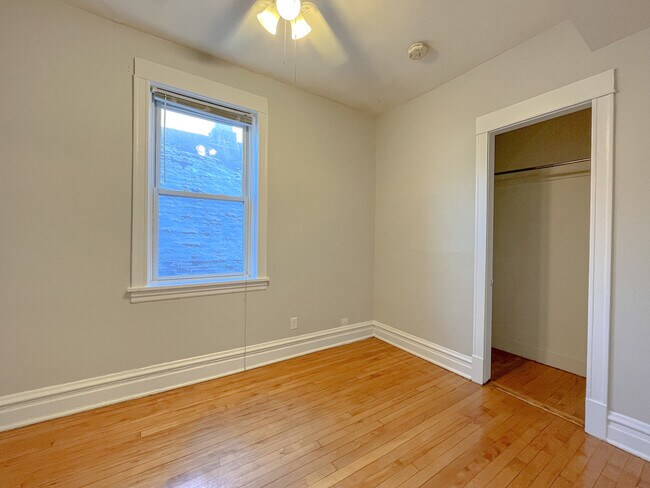 Building Photo - 2442 N Ashland Ave