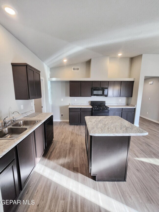 Building Photo - 14384 Star Cactus Ave