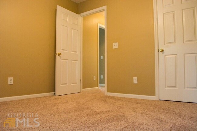 Building Photo - 8037 Creekland Dr
