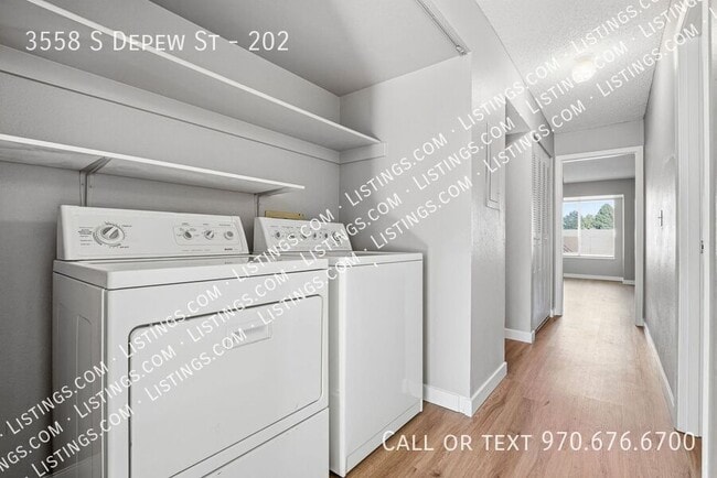 Building Photo - 3558 S Depew St
