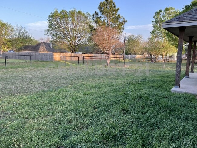 Building Photo - Charm-Filled 3/2/2 in Springtown ISD For Rent!