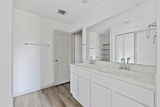 Building Photo - 212 Sweetwater Crk Ln