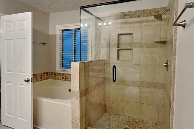 Building Photo - 215 Hersfeld Ct