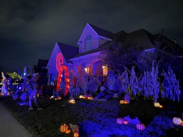 Building Photo - 855 Forest St