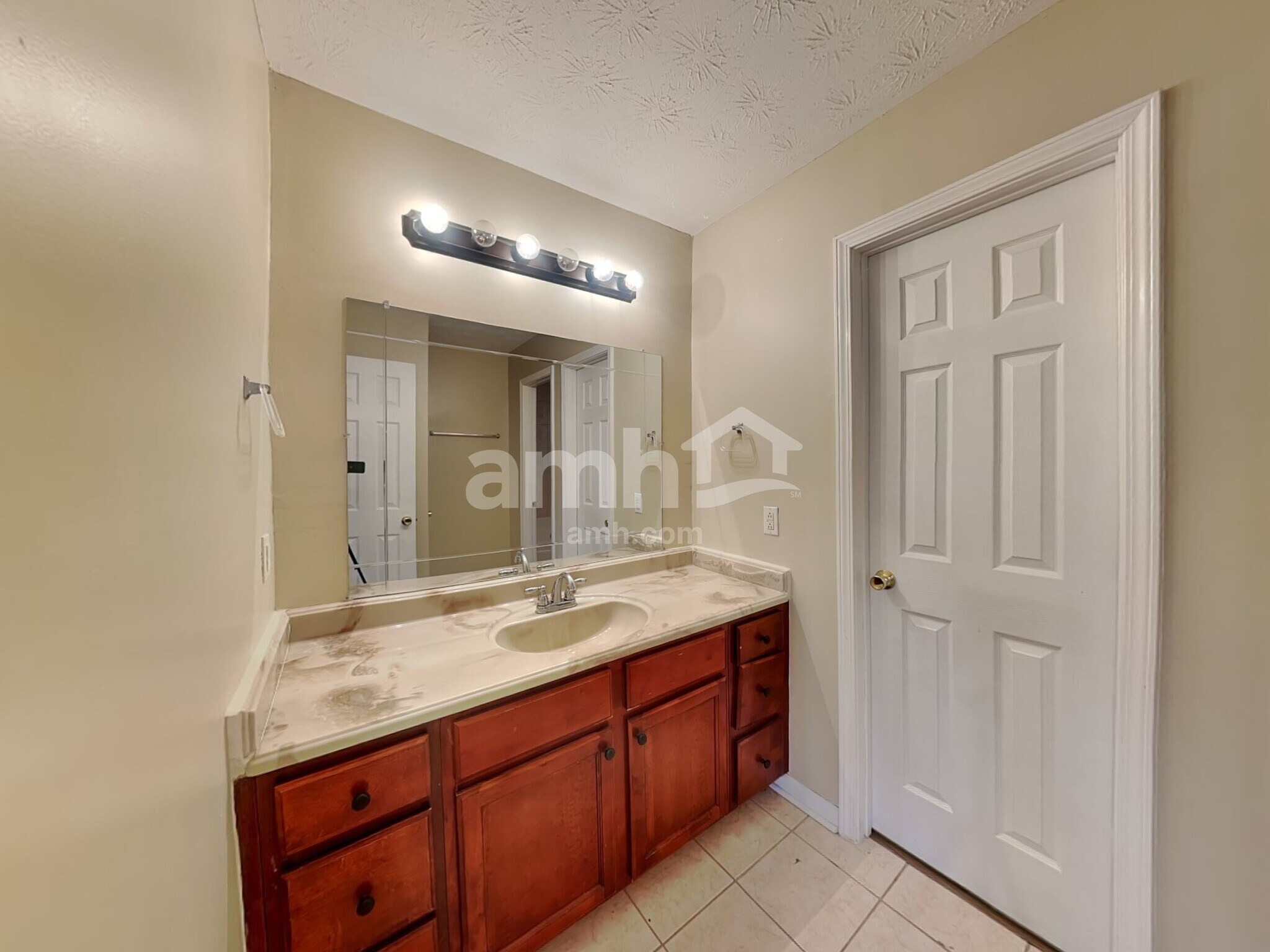 Building Photo - 5110 Salem Dr