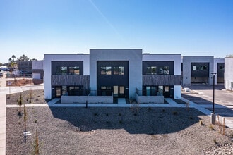 Building Photo - 432 S 32nd St