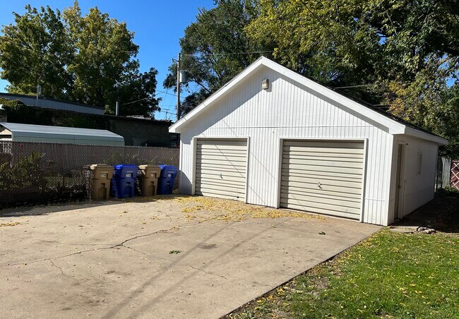 Building Photo - 6728 30th Ave