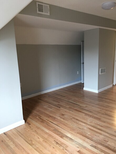 Building Photo - 5451 Potter St