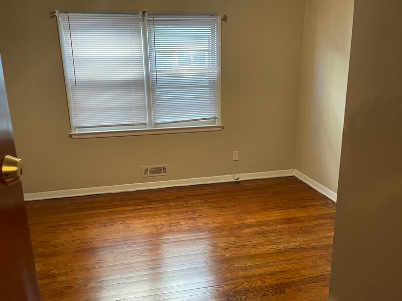 Building Photo - 24 Grand Ave