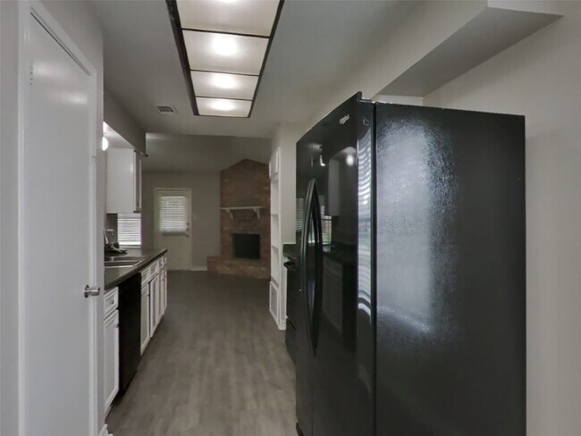 Building Photo - 5519 Bridgegate Dr