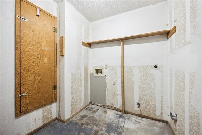 Building Photo - 12817 Hymeadow Dr