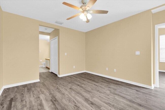 Building Photo - 9624 Carlsdale Dr