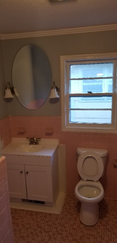 Building Photo - 705 E Washington Ave