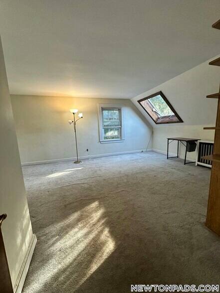 Building Photo - 256 Lowell Ave