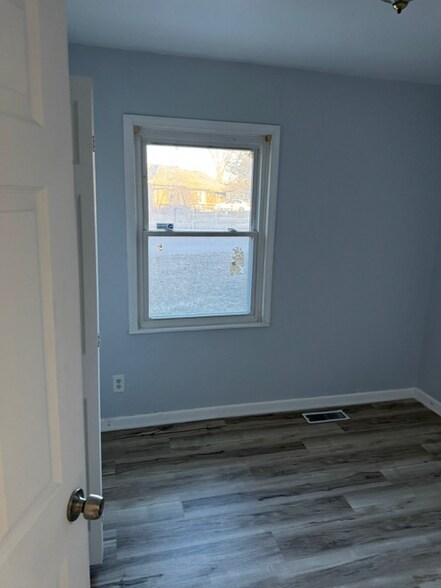 Building Photo - 850 St Bartholomew Dr