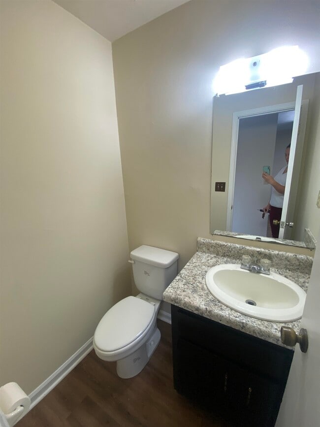 Building Photo - 1403 McCauley Rd