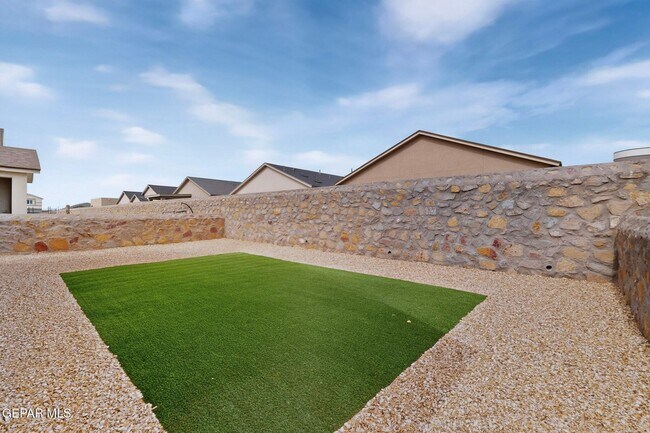 Building Photo - 12621 Cono Norte Dr