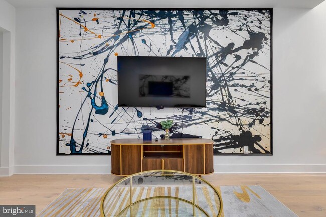 Building Photo - 528 N 22nd St