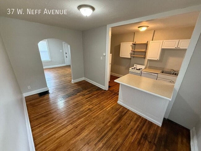 Building Photo - 37 W Neff Ave