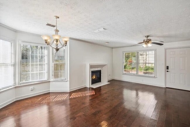 Building Photo - 401 Defoors Landing NW