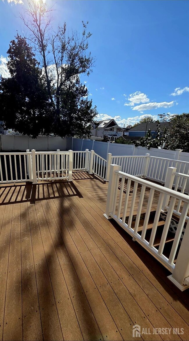 Building Photo - 537 Harrington St