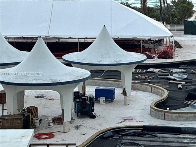 Building Photo - 5161 Collins Ave