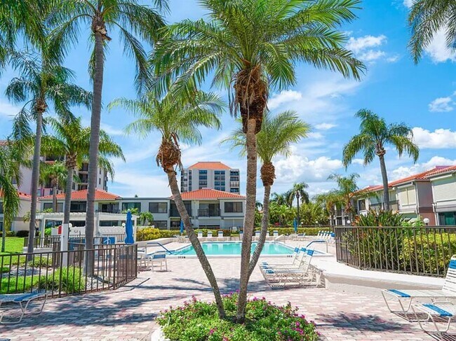 Building Photo - 6361 Bahia Del Mar Blvd S