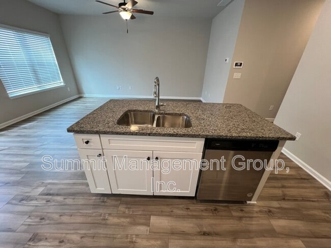 Building Photo - 130 Skipjack Ct