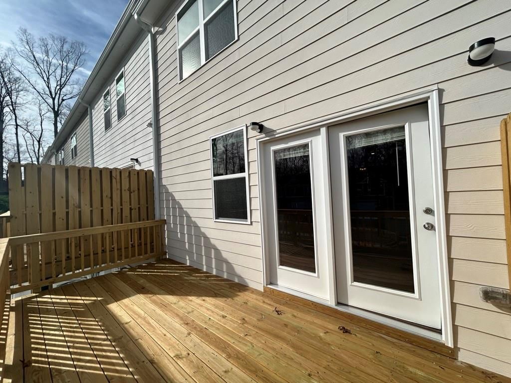 Building Photo - 1253 Cades Walk