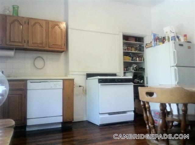 Building Photo - 254 Windsor St